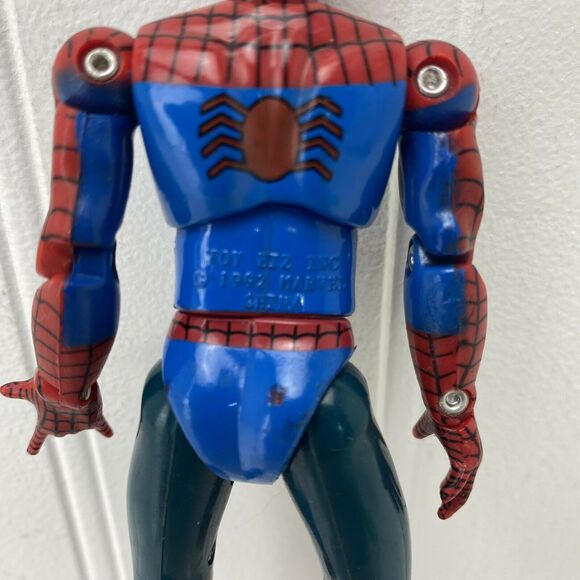 Vintage 1992 Toybiz Marvel Superheroes ~ Amazing Spiderman 5" Action Figure - Picture 3 of 4